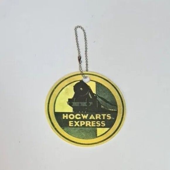 Harry Potter Hogwarts Express Keychain Metal Tag Noble Collection Luggage Label - Picture 1 of 3